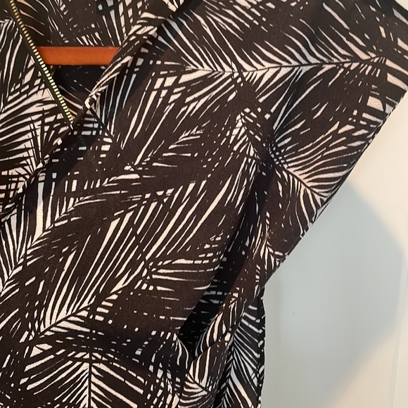 Michael Michael Kors NWOT Blouse - Picture 8 of 8